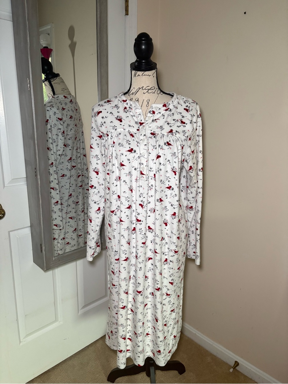 Aria White Long-Sleeve Nightgown with Cardinal Print